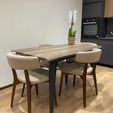 Stylish 1 Bedroom Apt 5 Min Walking From Skanderbeg Sq Apartmán