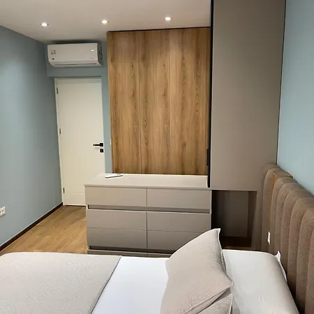 Stylish 1 Bedroom Apt 5 Min Walking From Skanderbeg Sq Apartmán